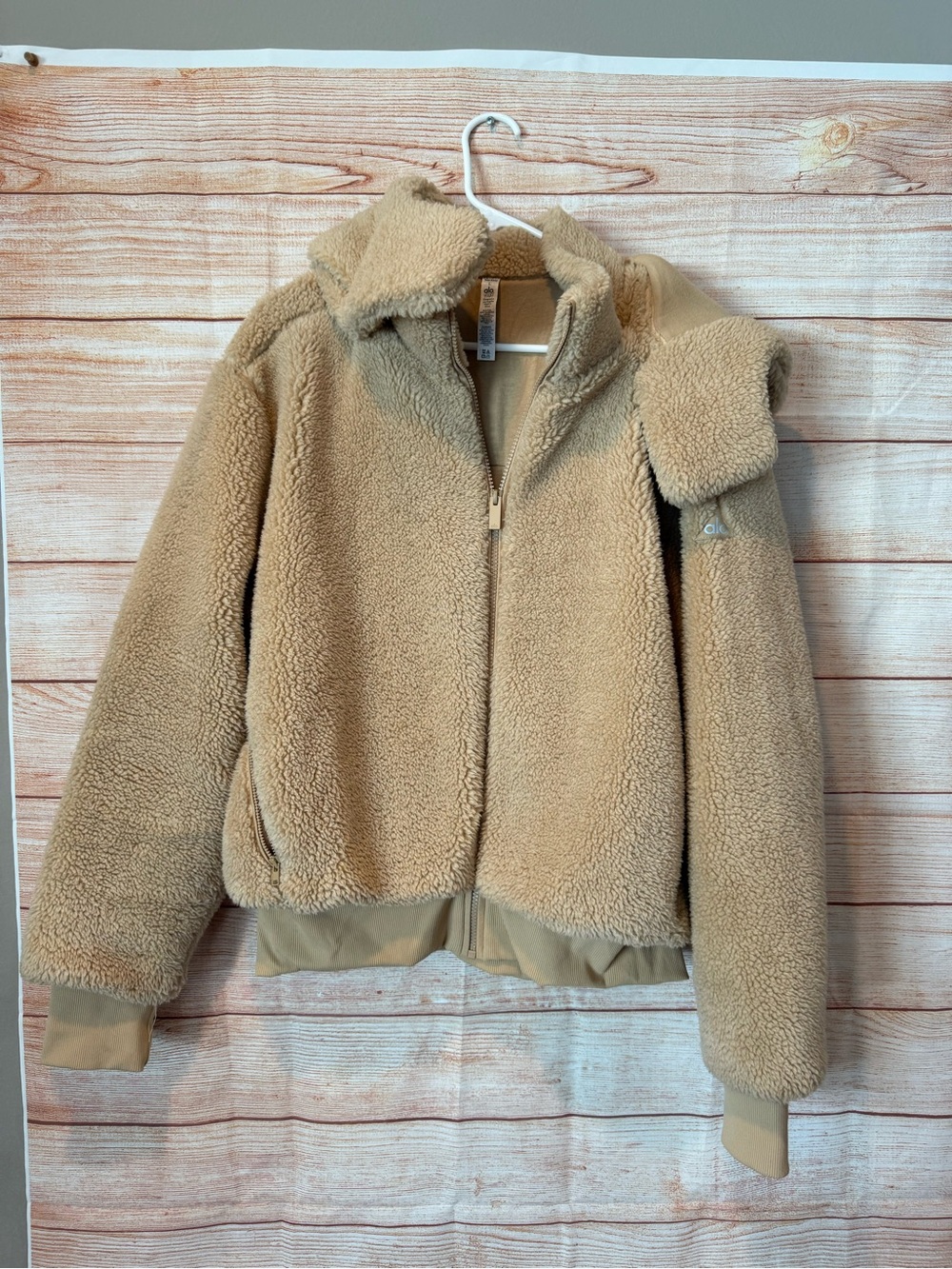 ALO Yoga Plush Hooded Teddy Jacket - Beige Like new - Picture 2 of 6